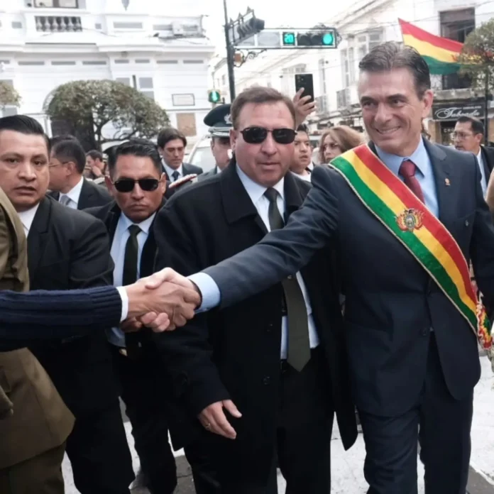 paz-anuncia-la-reduccion-de-su-salario-y-de-sus-ministros-al-50%