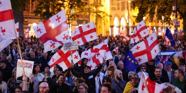 georgie:-des-millers-de-manifestants-pro-europeens-dans-la-capitale-pour-le-jour-de-l’independance