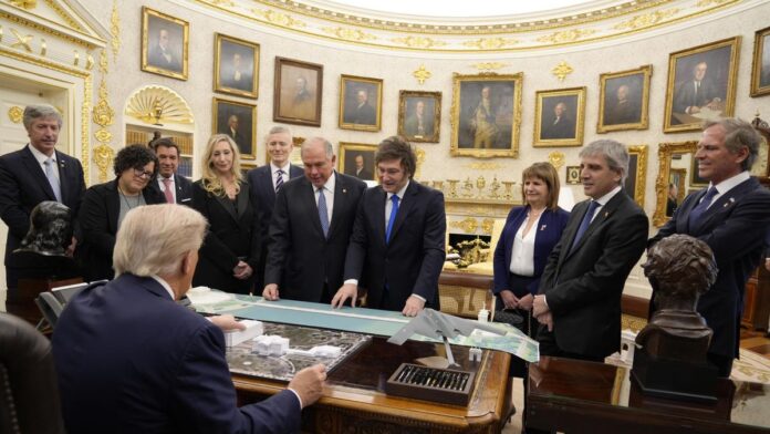 que-ven-en-washington-sobre-javier-milei:-las-claves-detras-de-la-caida-de-su-imagen-y-el-reto-que-enfrenta-el-gobierno
