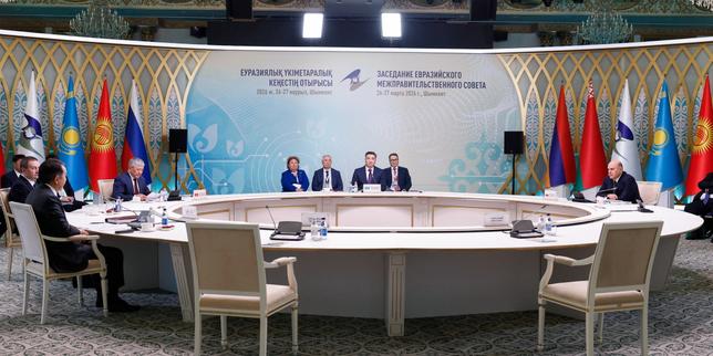 la-union-economica-euroasiatica,-«coquille-vide»-dominada-por-rusia,-de-plus-en-plus-contestada-en-el-espacio-postsovietico
