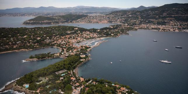 la-justicia-conforte-sa-strategie-antiblanchiment-en-validant-la-saisie-d’une-villa-sur-la-cote-d’azur-appartenant-a-des-oligarques-russes