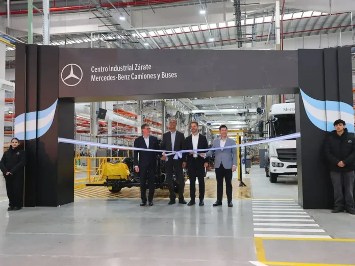 mercedes-inaugura-una-planta-de-camiones-de-110-millones-de-dolares-en-argentina