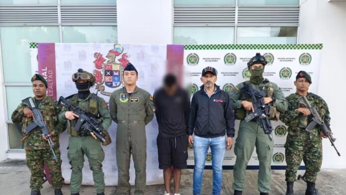 del-cauca-a-buenaventura:-la-ruta-delictiva-de-‘juan-benavidez’,-presunto-cabecilla-capturado-que-vinculaba-narcotrafico,-terrorismo-y-mineria-ilicita