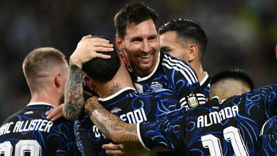 messi-entra,-mastanuono-sale:-argentina-confirma-la-plantilla-de-26-jugadores-para-el-mundial-2026