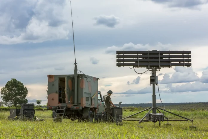brasil-prueba-un-radar-fabricado-por-embraer-contra-su-propio-avion-de-combate-gripen