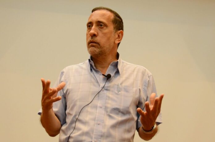 jose-guerra-tras-regresar-del-exilio:-“caracas-esta-mas-cara-que-washington-y-nueva-york”
