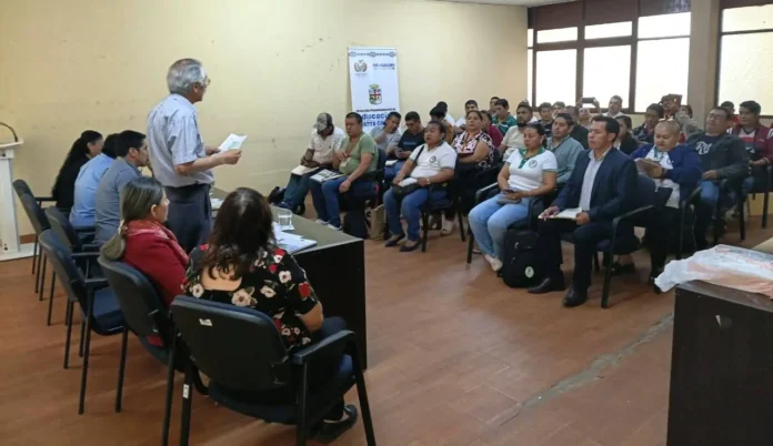 direccion-de-educacion-coordina-la-entrega-de-articulos-en-santa-cruz