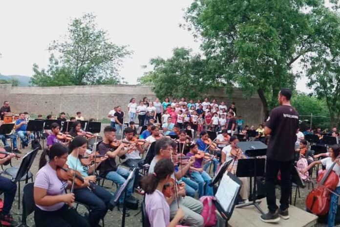 el-sistema-lara-cumple-50-anos:-ofrecieron-concierto-con-la-participacion-de-casi-6-mil-ninos-y-jovenes