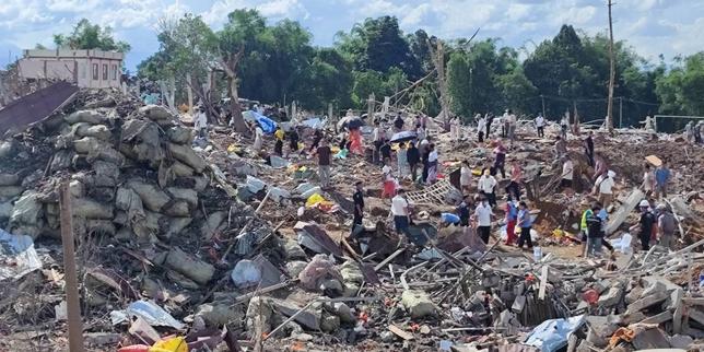 birmania:-una-explosion-hecha-de-dizaines-de-morts-dans-una-region-controlada-por-los-rebeldes