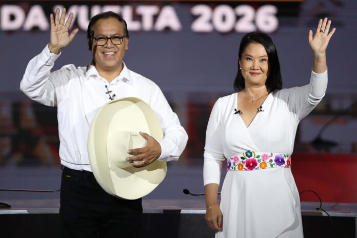 debate-presidencial:-keiko-fujimori-le-recuerda-a-roberto-sanchez-su-cercania-con-“antauro”-y-este-la-senala-por-“leyes-procrimen”
