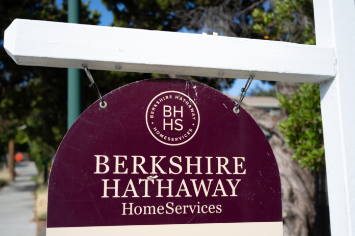 berkshire-realiza-la-primera-gran-adquisicion-de-la-era-posterior-a-buffett:-una-apuesta-inmobiliaria-de-6.800-millones-de-dolares