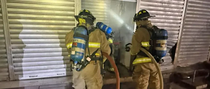 incendio-afecta-al-menos-10-casetas-del-nuevo-mercado-la-ramada
