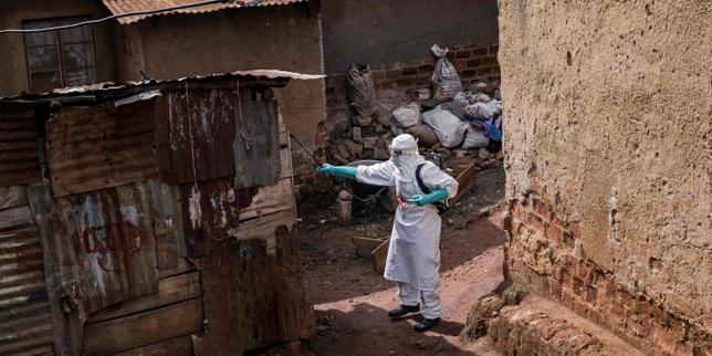 ebola:-la-oms-revoit-a-la-baisse-les-cas-sospechosos-en-rdc-y-en-ouganda,-pero-confirma-la-casa-de-los-casos-descubiertos