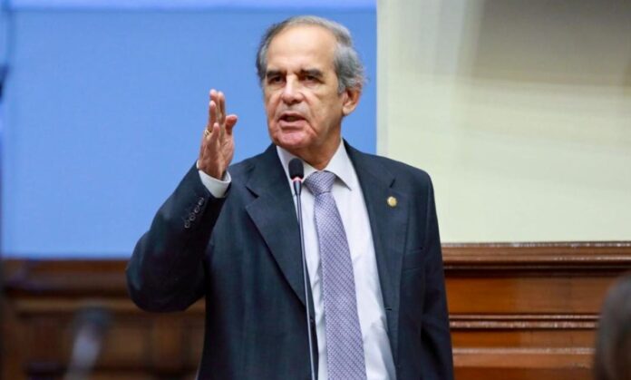 roberto-chiabra-califica-el-nuevo-plan-de-gobierno-de-roberto-sanchez-como-“una-falta-de-respeto”-a-quienes-votan-por-el