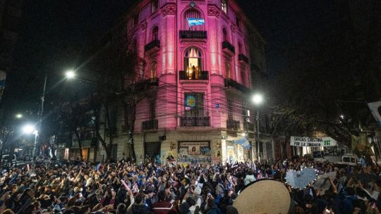 inhabilitada-para-gobernar-argentina,-cristina-fernandez-de-kirchner-obtiene-su-propio-palacio-rosa
