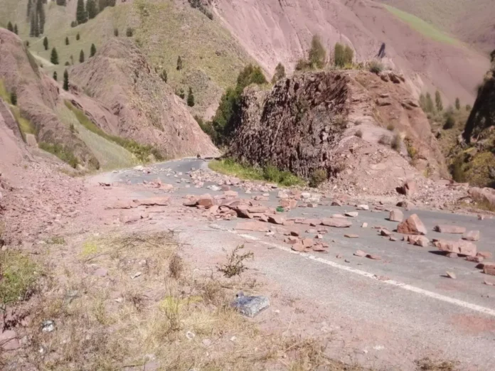 fallece-un-conductor-en-una-carretera-bloqueada-de-la-paz