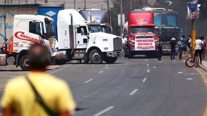 detras-de-la-huelga-evitada-en-lima:-una-crisis-de-extorsion-al-transporte