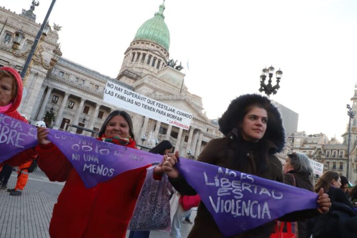 ni-una-menos-to-march-demanding-to-be-‘alive,-free,-and-free-from-debt’