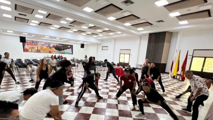 la-inteligencia-artificial-llega-a-la-danza-del-atlantico:-maestros-y-coreografos-se-capacitan-para-transformar-sus-procesos-creativos