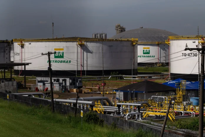 petrobras-reduce-los-precios-del-diesel-un-9,6%-a-medida-que-bajan-los-precios-mundiales-del-petroleo