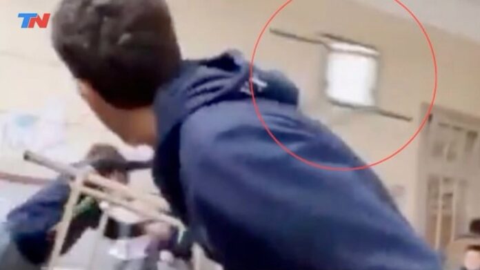 un-maestro-argentino-recibio-una-golpiza-en-el-aula-y-termino-con-la-mandibula-rota.