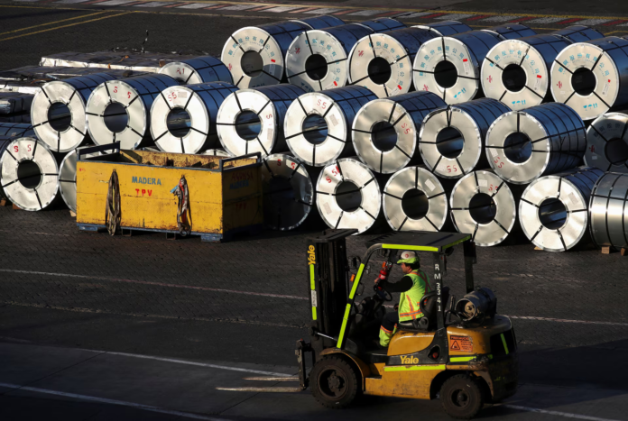 trump-reduce-los-aranceles-a-los-metales-sobre-algunos-productos,-aliviando-la-presion-sobre-los-exportadores