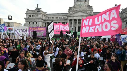 el-asesinato-de-un-adolescente-reaviva-las-protestas-ni-una-menos-en-toda-argentina