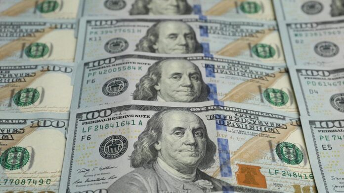 ¿sube-o-baja?-que-pasara-con-el-dolar-antes-de-las-elecciones,-segun-uno-de-los-economistas-mas-cercanos-al-gobierno
