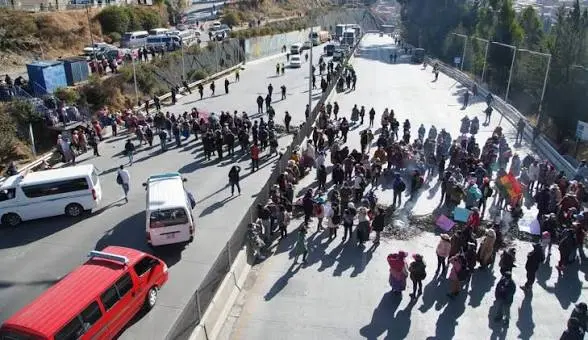 el-feriado-inicia-con-mas-de-70-puntos-de-bloqueos,-la-mayoria-en-la-paz