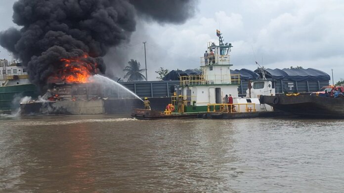 cartagena-|-explosion-en-barcaza-de-pasacaballos-deja-nueve-heridos:-autoridades-investigan-si-sustancia-derivada-del-petroleo-origino-la-emergencia