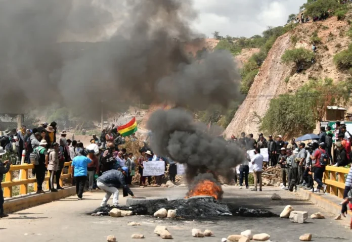 en-horas-suben-a-87-los-puntos-de-bloqueos,-cochabamba-tiene-mas-cierres-de-vias