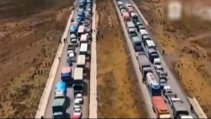 mas-de-20000-unidades-de-transporte-estan-parados-en-carreteras-por-bloqueos.