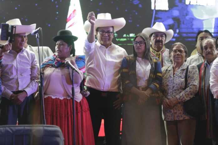 sanchez-cierra-su-campana-con-promesas-de-indultar-a-castillo-y-otorgar-pensiones-y-bonos