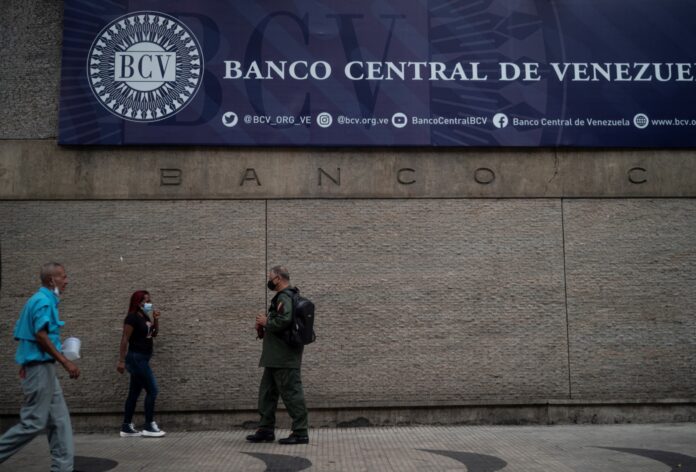 economistas-proponen-cuatro-pilares-para-reestructurar-la-deuda-de-venezuela