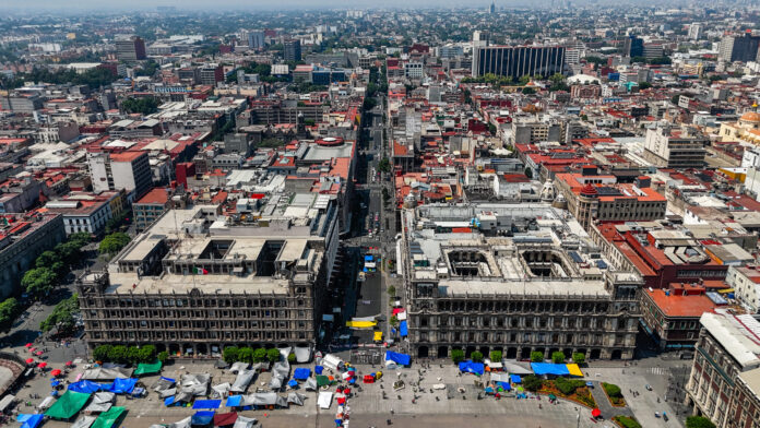 el-enfrentamiento-docente-en-mexico-llega-al-reloj-de-la-copa-mundial