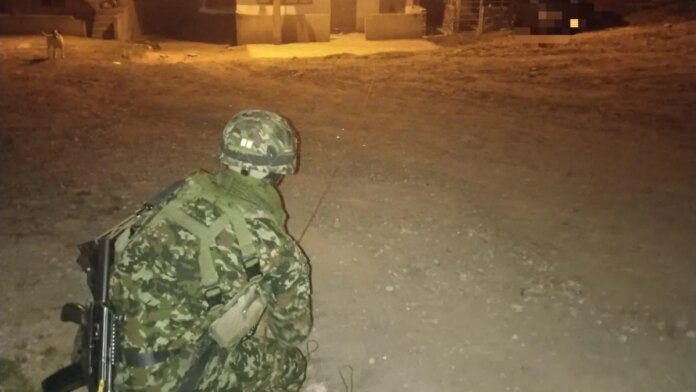 una-llamada-evito-una-tragedia-en-ipiales,-en-la-frontera-con-ecuador:-el-ejercito-desactivo-explosivo-lanzado-contra-una-casa-por-el-‘tren-de-aragua’