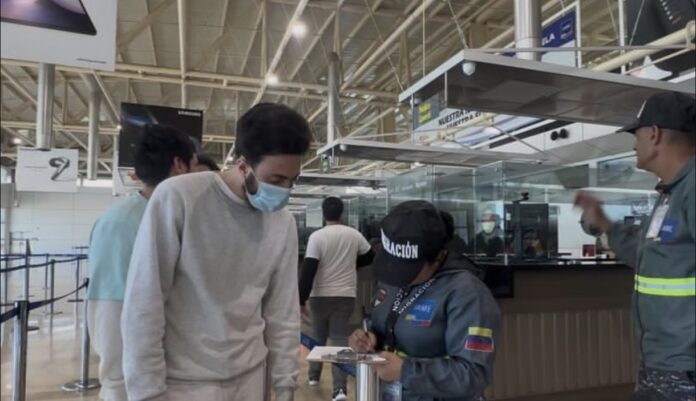 llega-a-venezuela-un-segundo-vuelo-de-repatriacion-con-208-migrantes-procedentes-de-ee-uu