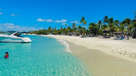 una-isla-protegida-en-el-caribe-a-la-que-solo-se-llega-en-crucero