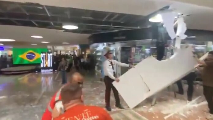 centro-comercial-unicentro-medellin-se-pronuncio-tras-desprendimiento-de-techo-que-dejo-varios-heridos:-‘no-hay-personas-con-lesiones-de-gravedad’