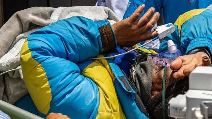 comiendo-chocolate-y-masticando-hielo:-la-guia-dado-por-muerto-en-el-everest-relato-a-la-bbc-como-sobrevivio-6-dias-en-la-montana-mas-alta-del-mundo