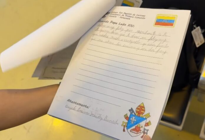 papa-leon-xiv-cartas-recibio-de-33-ninos-venezolanos-durante-su-viaje-a-espana