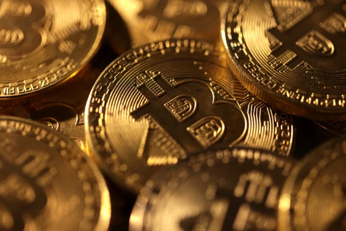 bitcoin-recupera-$63,000-en-un-rebote-sobrevendido-despues-de-su-peor-semana-desde-ftx