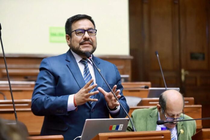 congresista-carlos-zeballos-sobre-visitas-de-roberto-sanchez-a-pedro-castillo:-“esta-vulnerando-el-tema-del-sistema-penitenciario”