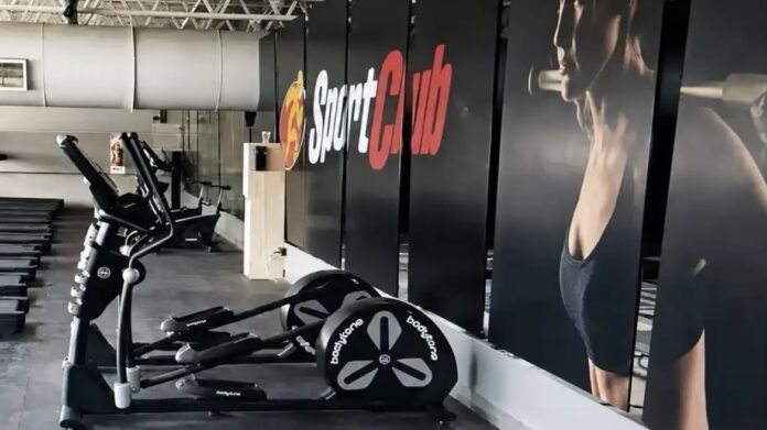 tragedia-en-el-sportclub:-cayo-al-vacio-mientras-entrenaba-y-murio