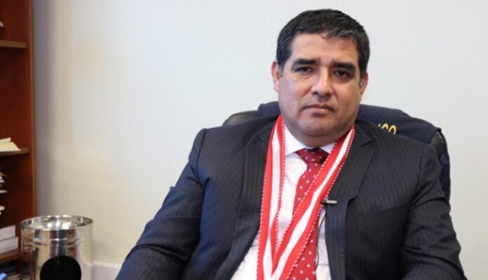 tc-anula-sancion-contra-victor-rodriguez-monteza-y-ordena-reincorporarlo-como-fiscal-supremo