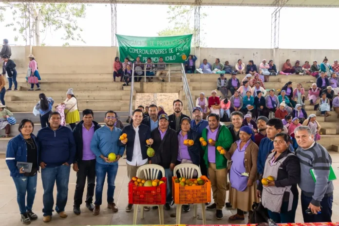 gobierno-y-productores-de-ichilo-acuerdan-impulsar-la-comercializacion-directa-y-exportacion-de-frutas