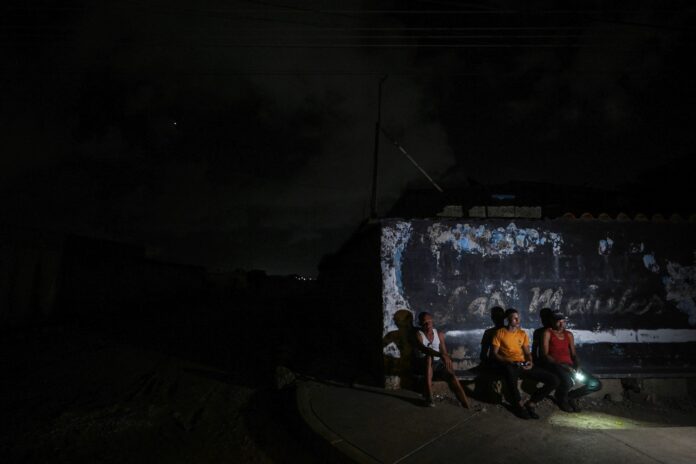 la-crisis-electrica-agrava-la-ansiedad-y-el-desgaste-emocional-de-los-venezolanos.