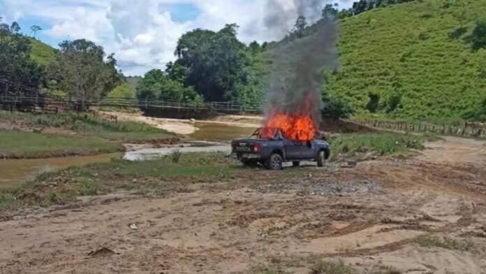 clan-del-golfo-secuestro-a-cuatro-personas-e-subio-un-vehiculo-en-segovia,-antioquia:-ejercito-desplego-operativo-de-busqueda