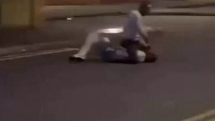 un-hombre-intento-decapitar-a-otro-en-plena-calle.