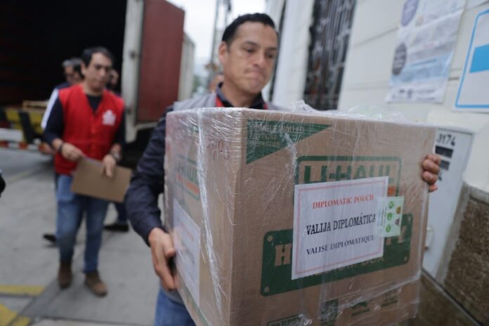 segunda-vuelta:-este-10-de-junio-se-completa-llegada-de-ultimas-valijas-diplomaticas-con-actas-del-extranjero